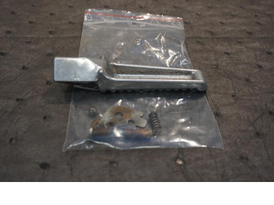 Baksidan pÄ Fotpinne frÄn en Honda CBR 900 RR -1999 motorcykel.