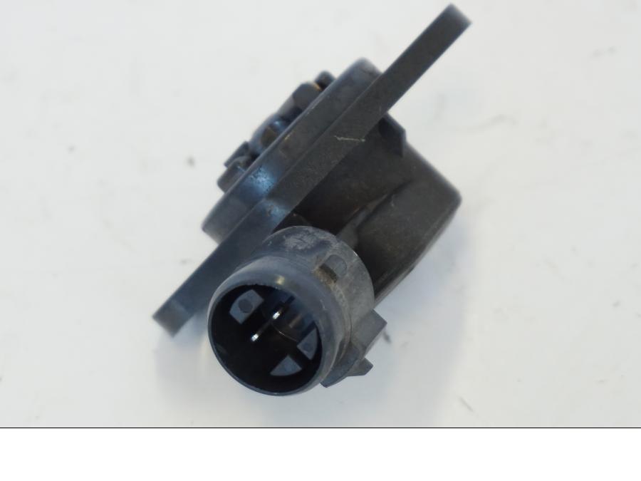 Snett nerifrÄn pÄ TPS frÄn en Honda CBR 900 RR -2001 motorcykel.