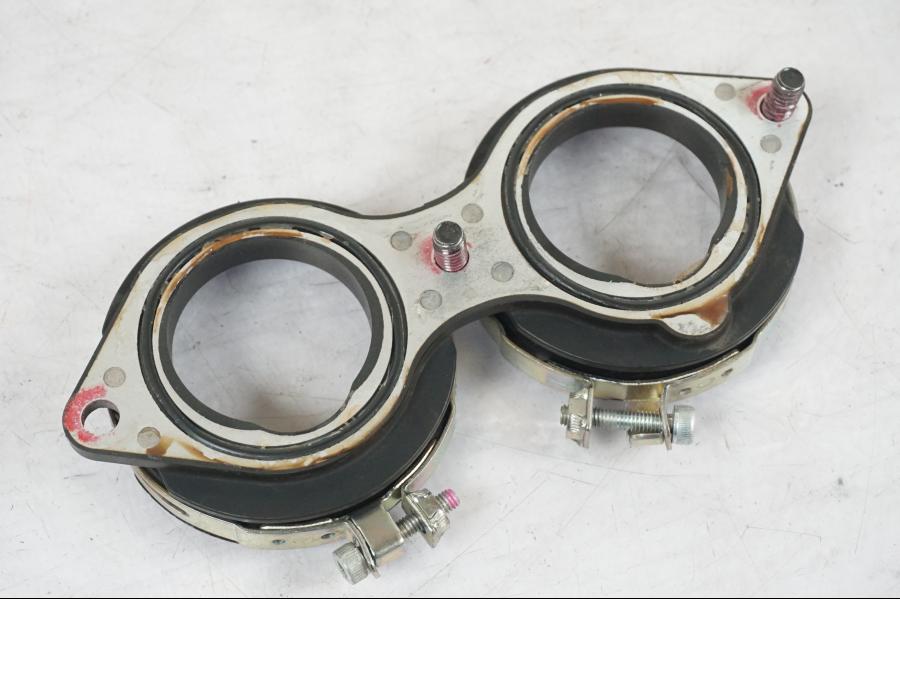 Vänster sida på Insug från en Kawasaki Z 900 -2019 motorcykel.