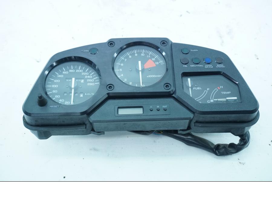 Framsidan på Instrumentpanel från en Honda VFR 750 -1992 motorcykel.