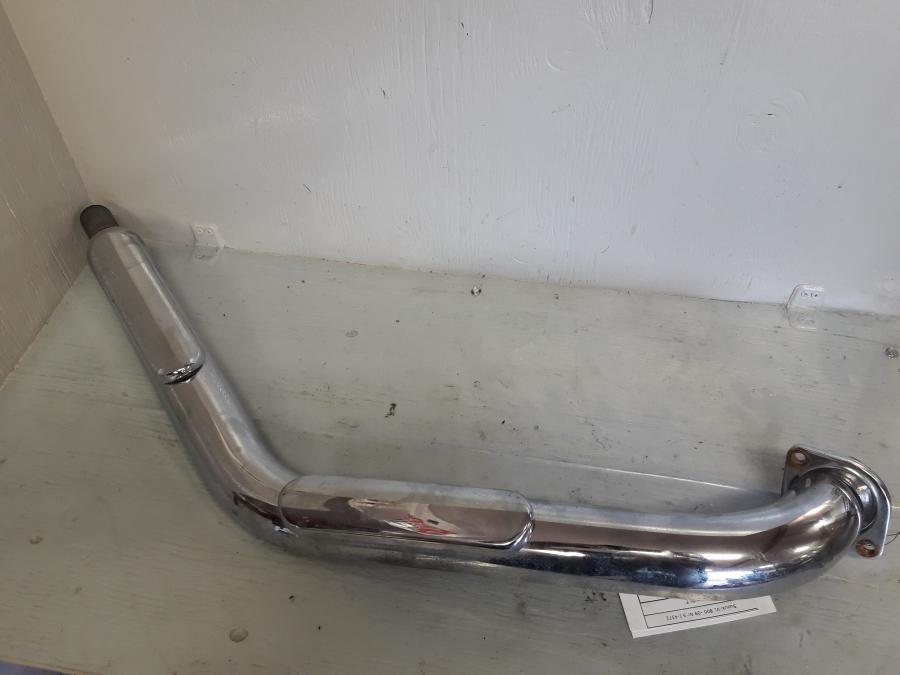 Framsidan på Grenrör från en Suzuki VL 800 -2009 motorcykel.