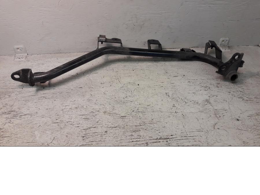 Baksidan på Fotplattefäste från en Honda ADV 750 -2017 motorcykel.