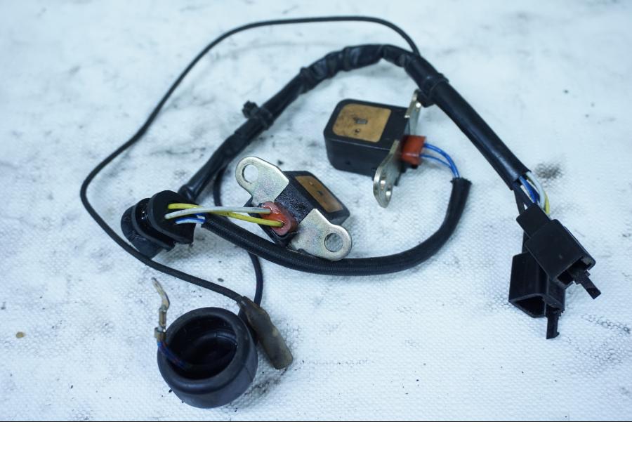 Framsidan på Tändpickup från en Honda VFR 750 -1992 motorcykel.