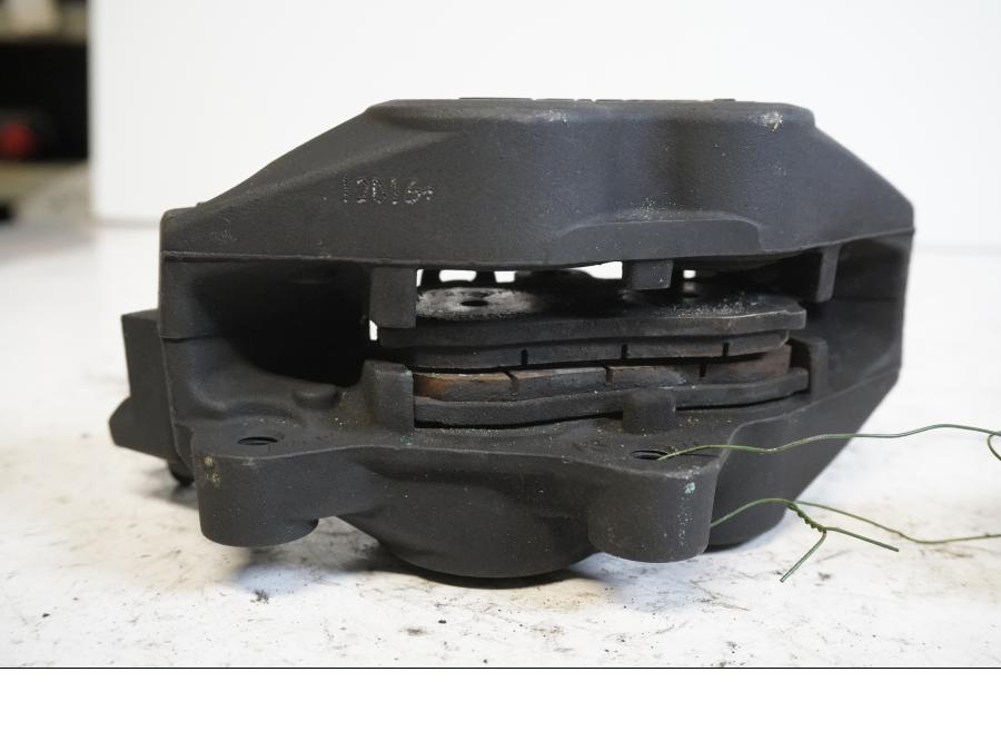 Höger sida pÄ Bromsok frÄn en BMW R 1200 GSA -2012 motorcykel.