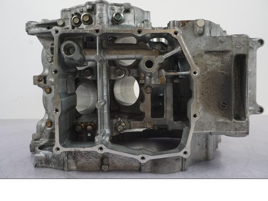 Extrabild6 pÄ Motorblock frÄn en Honda VFR 800 -2005 motorcykel.