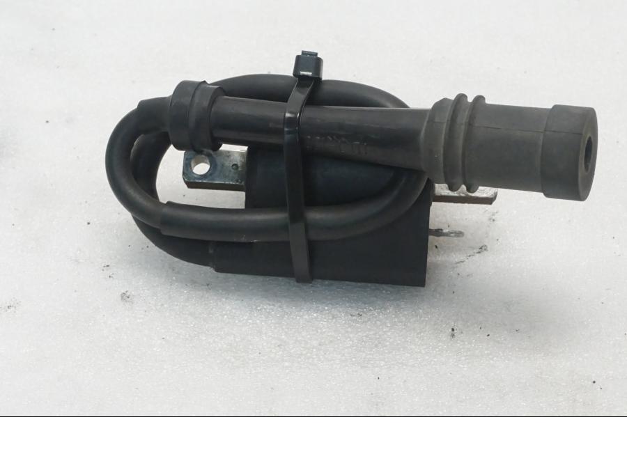 Baksidan på Tändspole från en Yamaha XVS 650 -2000 motorcykel.