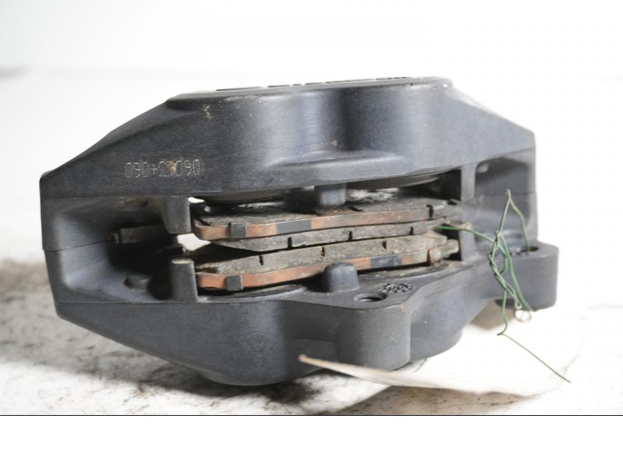 Höger sida på Bromsok från en BMW R 1200 RT -2006 motorcykel.