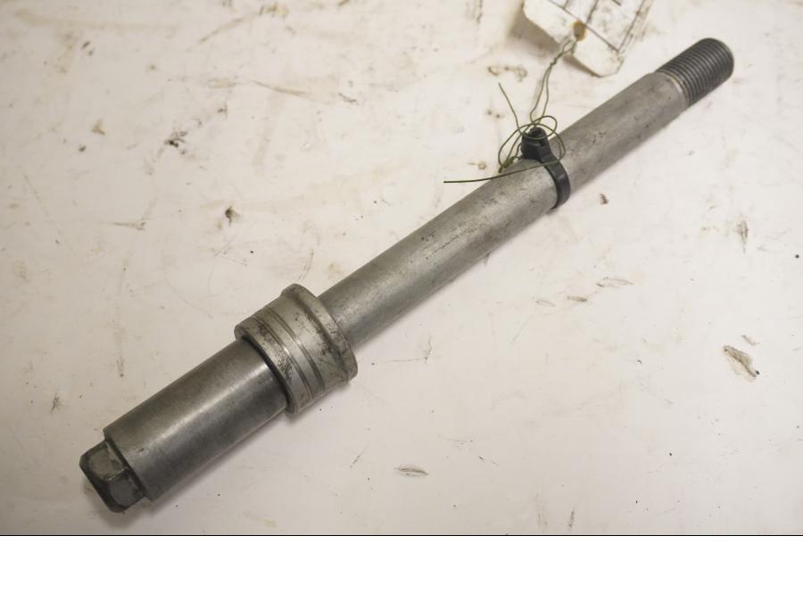 Framsidan på Axel från en Honda XL 650 V -2004 motorcykel.