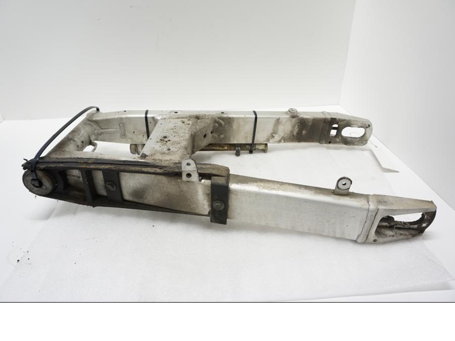 Baksidan på Sving från en Yamaha TDM 900 -2002 motorcykel.