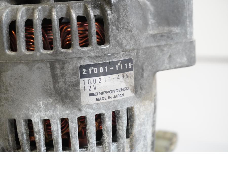 Höger sida på Generator från en Kawasaki ZXR 750 -1993 motorcykel.