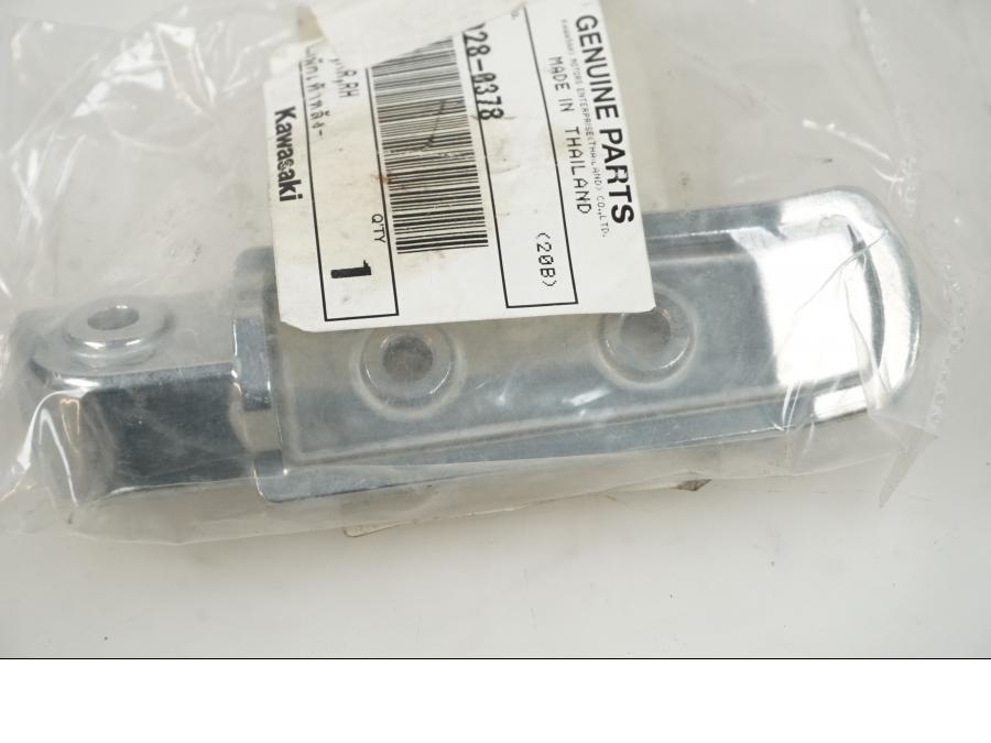 Höger sida pÄ Fotpinne frÄn en Kawasaki Ninja 1000SX -2020 motorcykel.