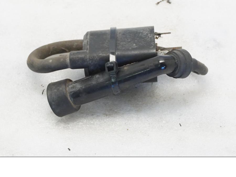 Framsidan pÄ TÀndspole frÄn en Yamaha XV 535 -1999 motorcykel.