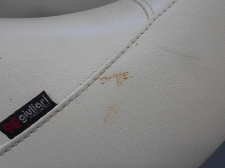 Extrabild1 på Sadel från en Suzuki GSX 750 -2000 motorcykel.