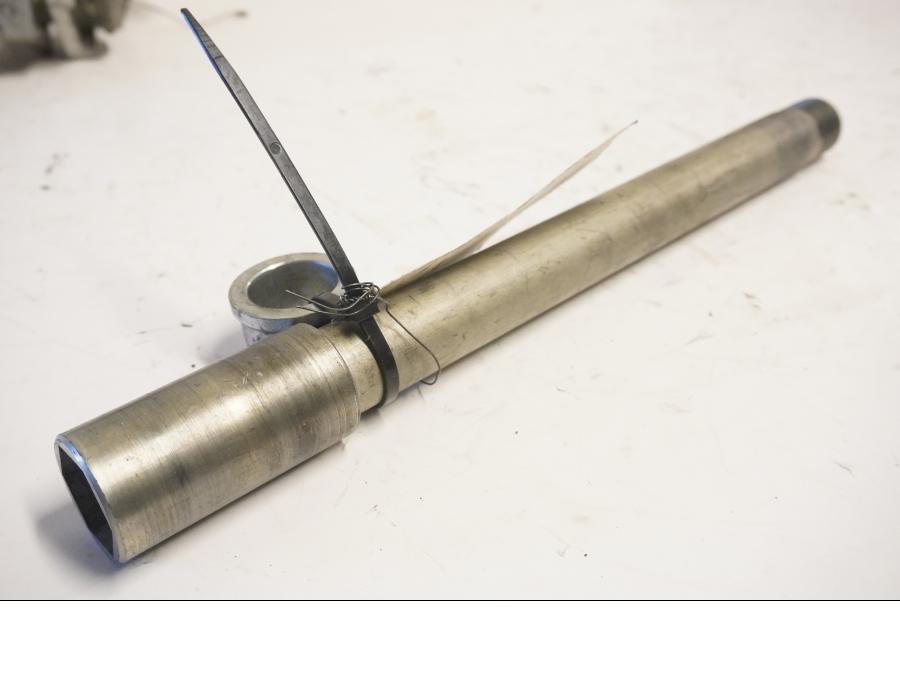 Framsidan på Axel från en Suzuki M 1800 -2007 motorcykel.