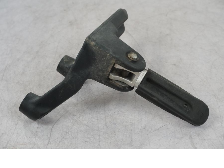 Vänster sida på Fotpinne från en KTM 1290 Super Adventure R -2018 motorcykel.