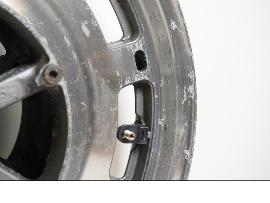 Extrabild6 på Fälg från en Honda GL 1500 -1998 motorcykel.