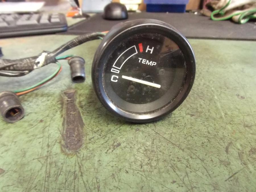 Framsidan pÄ TemperaturmÀtare frÄn en Honda XRV 750 -1991 motorcykel.