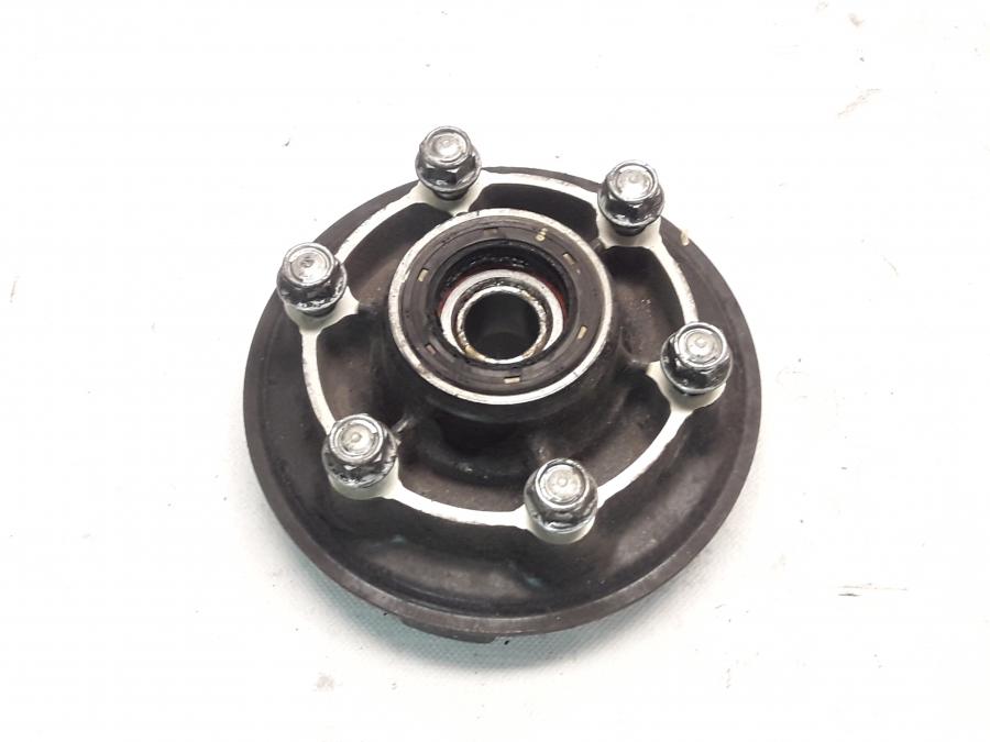 Framsidan pÄ DrevfÀste frÄn en Kawasaki Z 800 -2015 motorcykel.