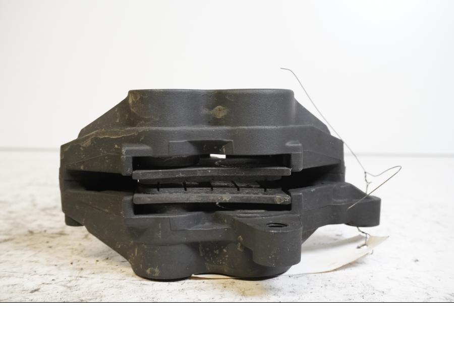 Höger sida på Bromsok från en Triumph Tiger -2012 motorcykel.