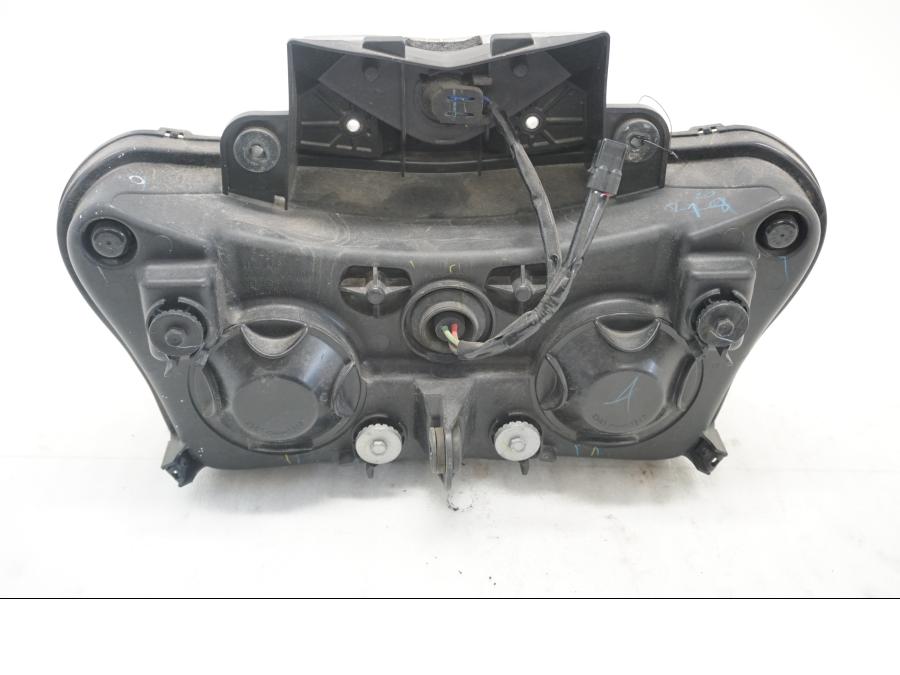 Höger sida på Strålkastare från en Honda CBR 500 R -2013 motorcykel.