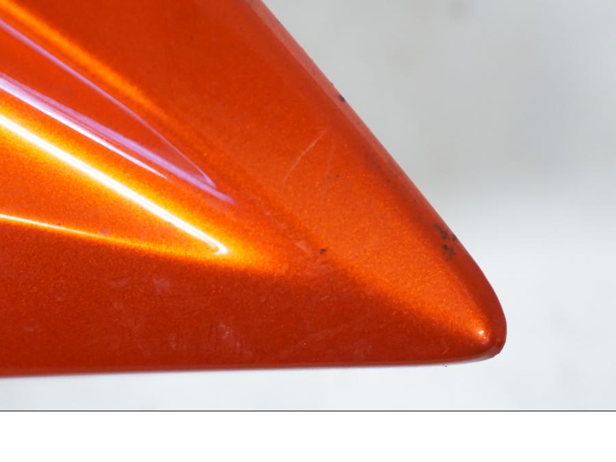 Snett uppifrån på Magkåpa från en Kawasaki Z 800 -2013 motorcykel.