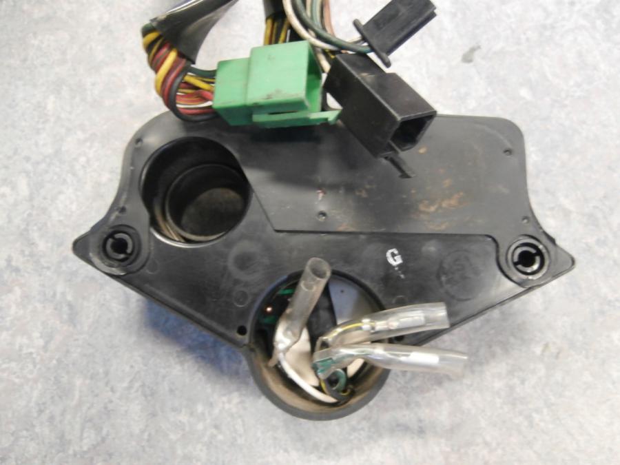 Vänster sida på Kontrollpanel från en Honda VF 750 S -1982 motorcykel.