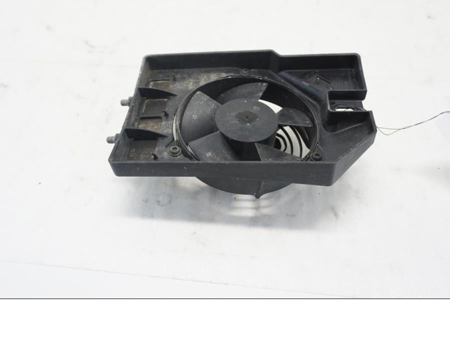 Baksidan på Vattenkylfläkt från en KTM 690 SMCR -2016 motorcykel.