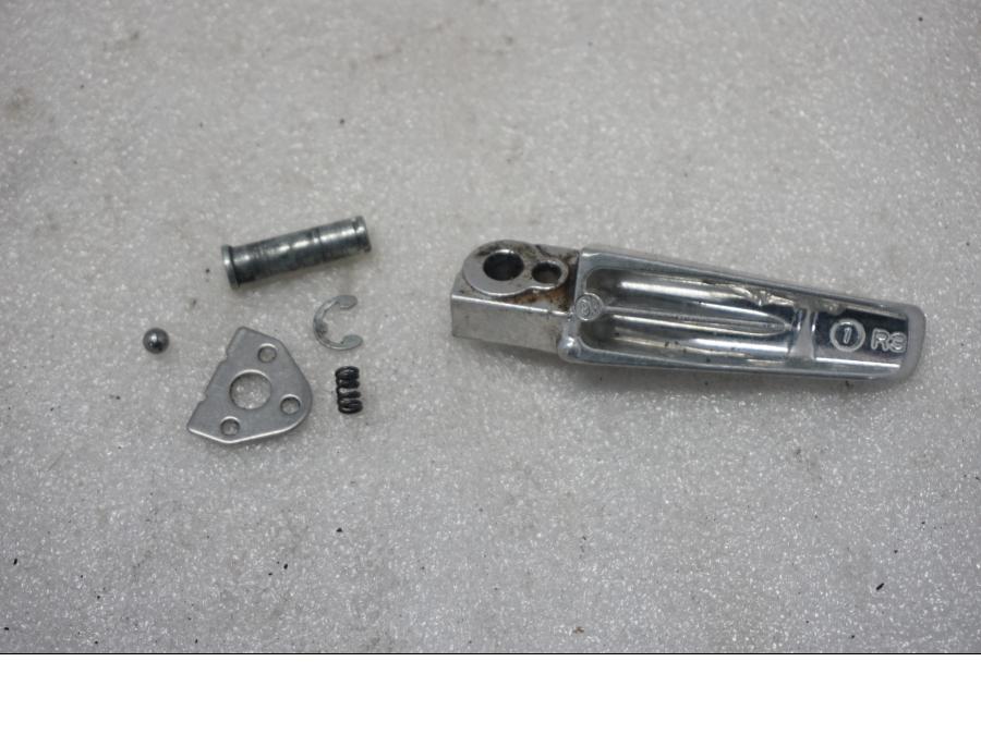 Baksidan pÄ Fotpinne frÄn en Suzuki SV 650 -2016 motorcykel.