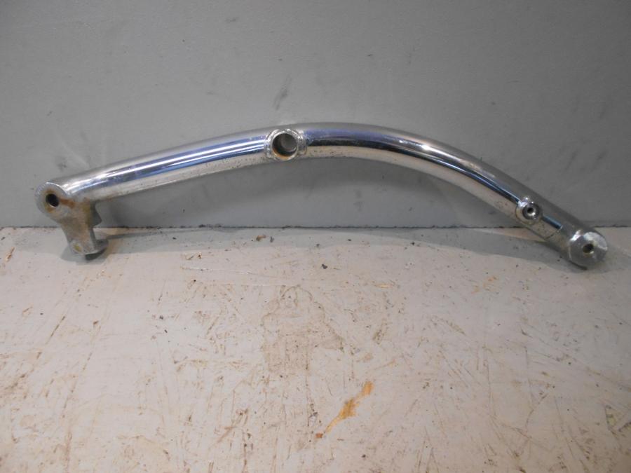 Baksidan på Bakskärmstag från en Suzuki VS 750 Intruder -1986 motorcykel.