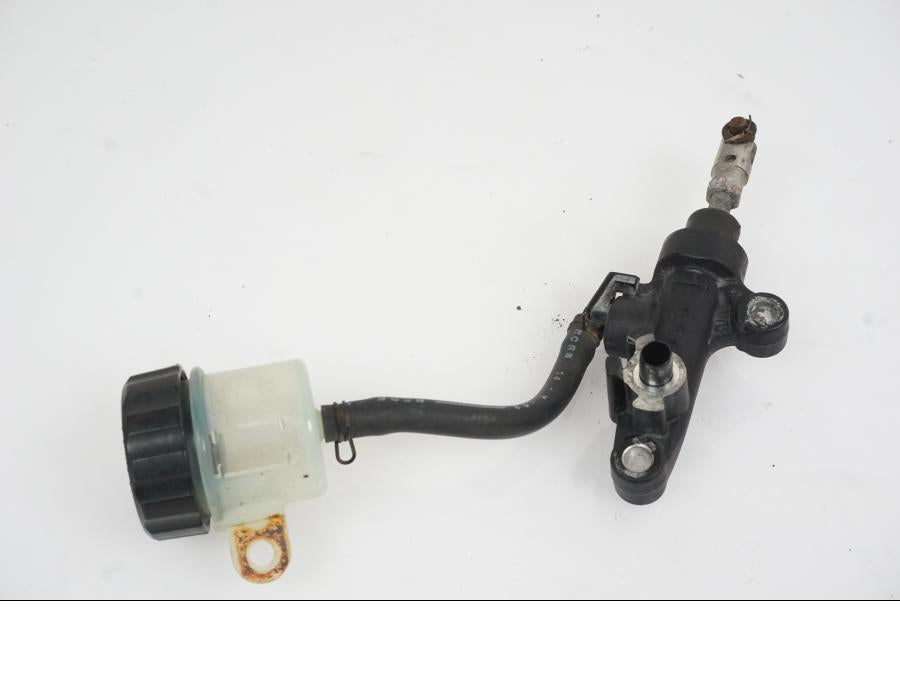 Höger sida på Bromshuvudcylinder från en Yamaha YZF R6 -2006 motorcykel.