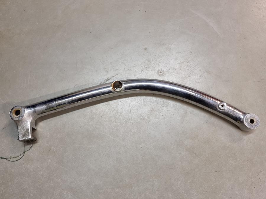 Baksidan på Bakskärmskromstag från en Suzuki VS 800 -1994 motorcykel.