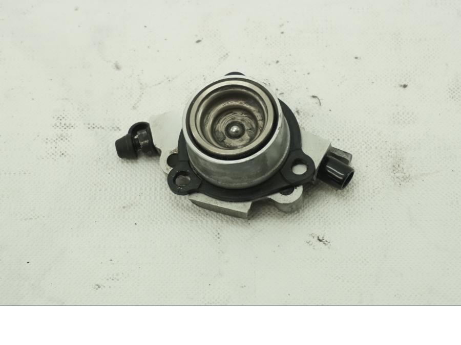 Baksidan på Kopplingslavcylinder från en Kawasaki VN 1500 Classic Tourer -2001 motorcykel.