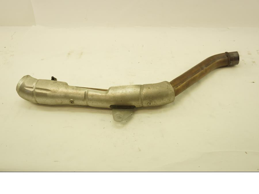 Baksidan på Mellanrör från en Kawasaki ZX-6R -2008 motorcykel.