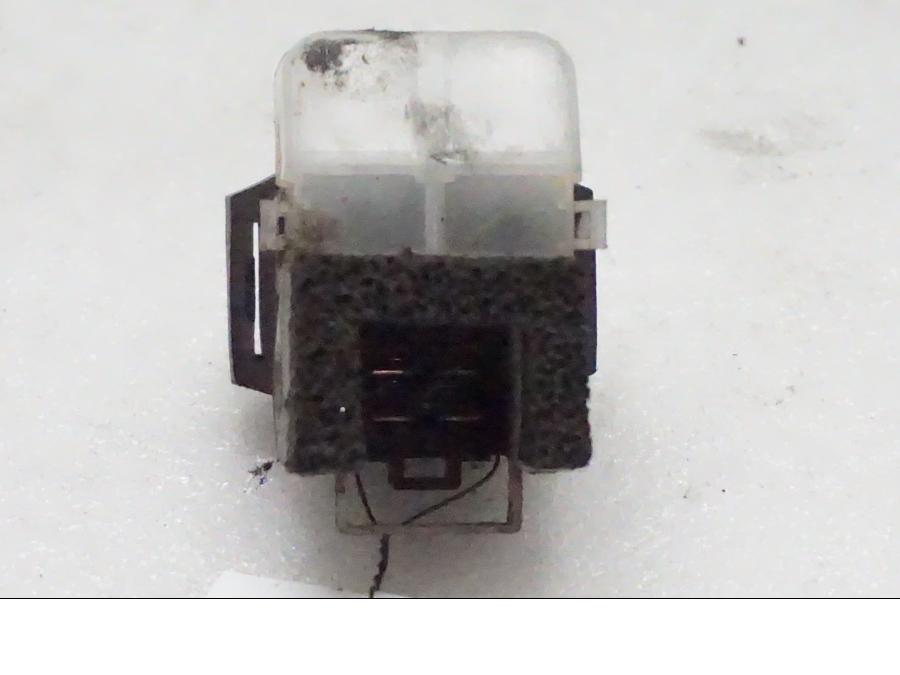 Baksidan pÄ StartrelÀ frÄn en Yamaha FZ1-S -2006 motorcykel.