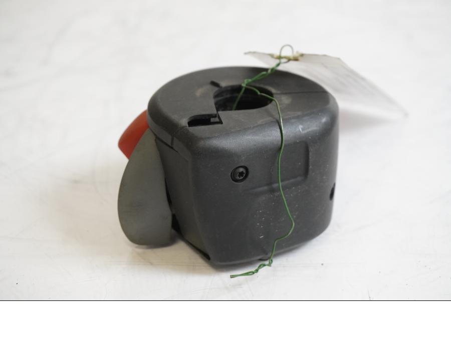 Höger sida på Styrelreglage från en BMW F 800 S -2009 motorcykel.