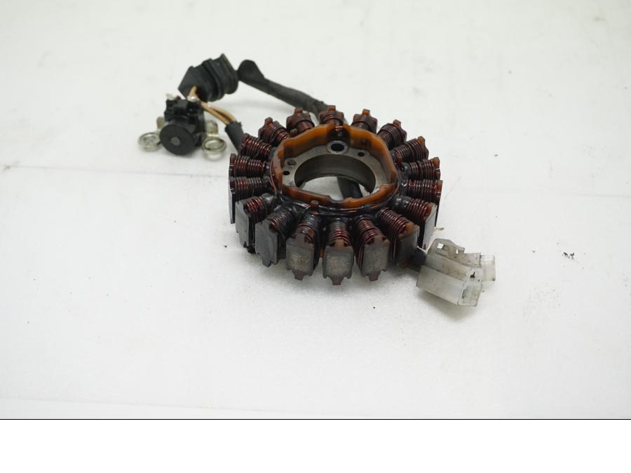 Framsidan pÄ Generator frÄn en Yamaha YZF-R 125 -2008 motorcykel.