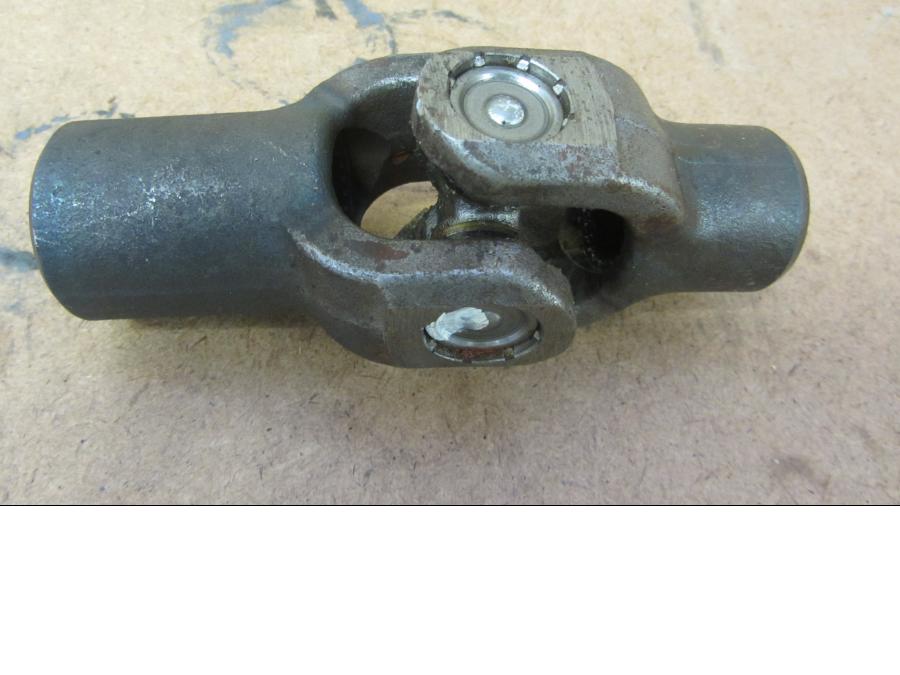 Framsidan på Kardanknut från en Suzuki VS 1400 -1993 motorcykel.