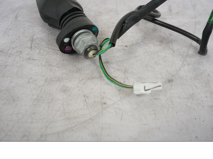 Snett nerifrån på Blinkers LED från en KTM 690 Duke -2014 motorcykel.