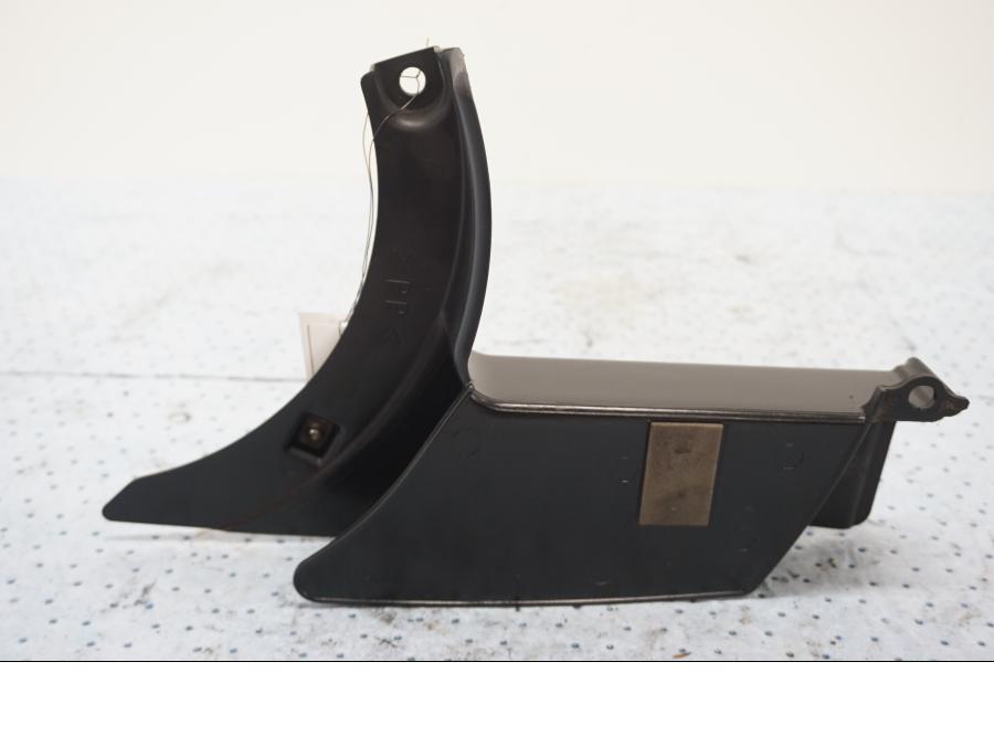 Baksidan på Remskydd från en Yamaha XV 1600 -1999 motorcykel.