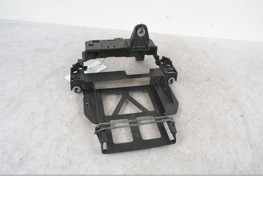 Snett uppifrån på Motronic styrenhet från en BMW F 800 R -2018 motorcykel.