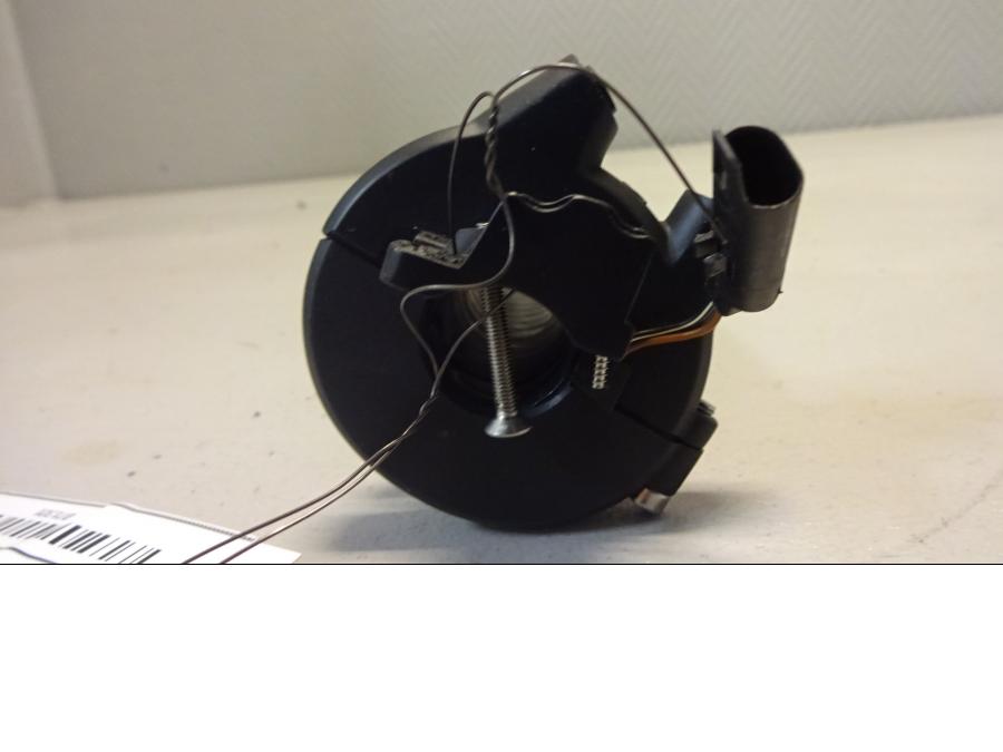 Vänster sida på Gasreglage från en BMW F 800 GT -2015 motorcykel.