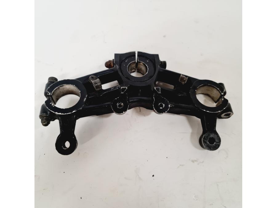 Vänster sida på Gaffelkrona från en Honda CB 900 F -1979 motorcykel.