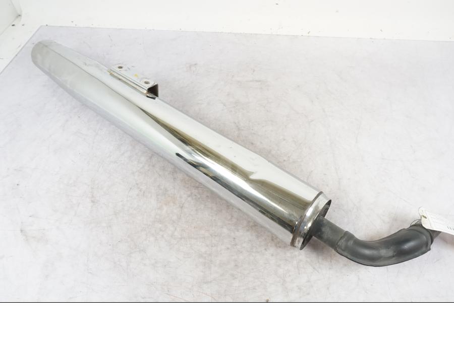 Snett uppifrån på Ljuddämpare från en Kawasaki VN 1500 Classic Tourer -2000 motorcykel.