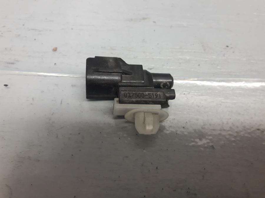 Framsidan på Temperatursensor från en Suzuki DL 1000 -2018 motorcykel.