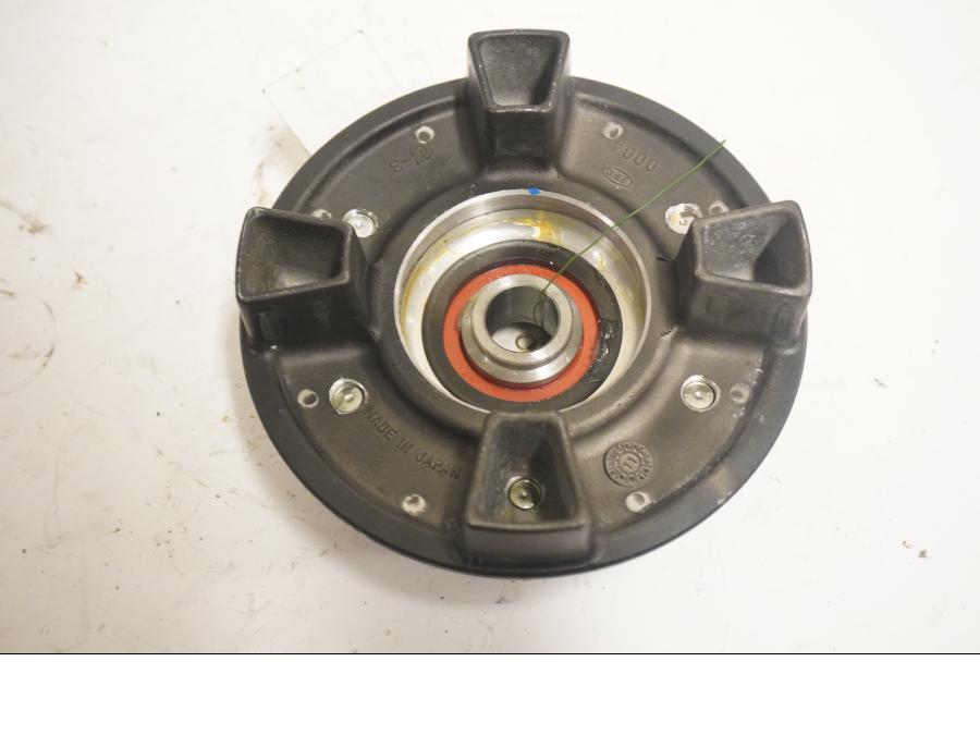 Baksidan på Drevfäste från en Kawasaki Versys 1000 -2012 motorcykel.