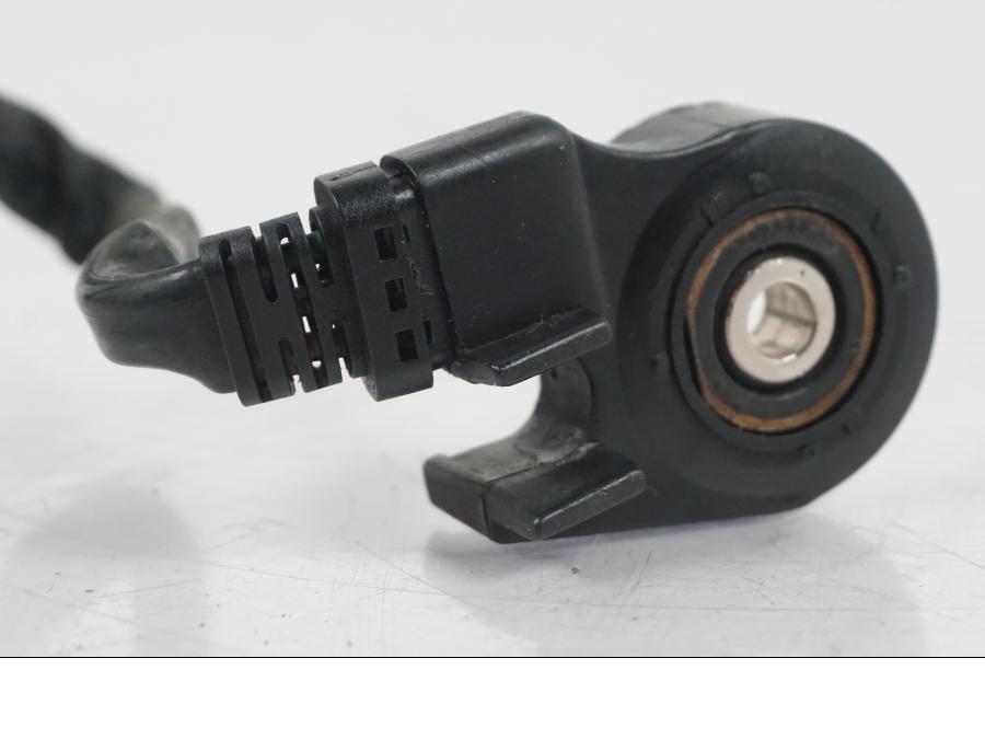 Snett nerifrån på Sidostödsbrytare från en MV Agusta Dragster -2014 motorcykel.