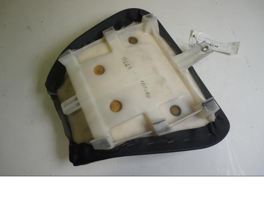 Höger sida på Sadel från en Kawasaki ZX-6R -1995 motorcykel.