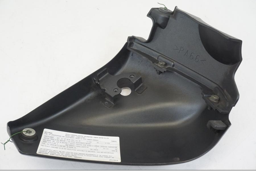 Snett uppifrån på Sidopanel från en Yamaha XV 1700 -2004 motorcykel.