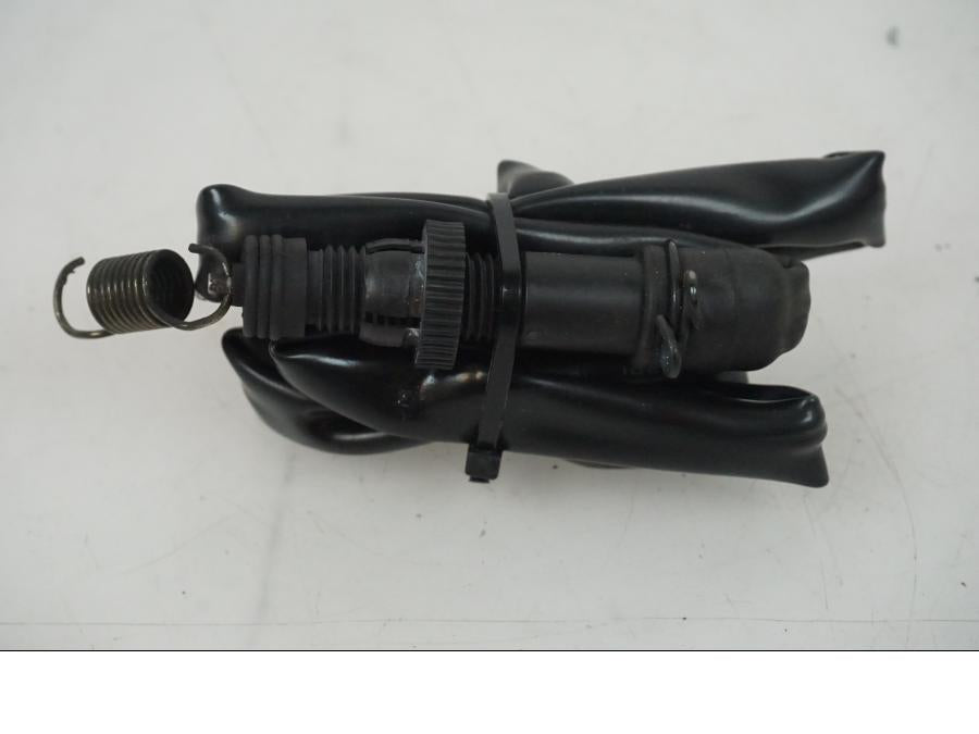 Baksidan på Bromsljuskontakt från en Honda CBR 1000 -2005 motorcykel.