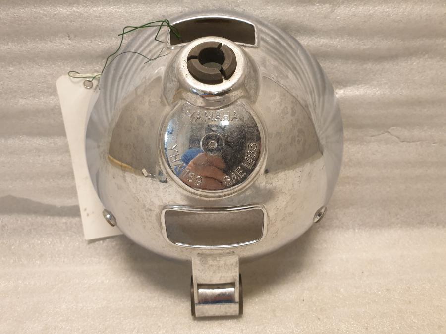 Baksidan på Strålkastarhus från en Yamaha XV 750 -1995 motorcykel.